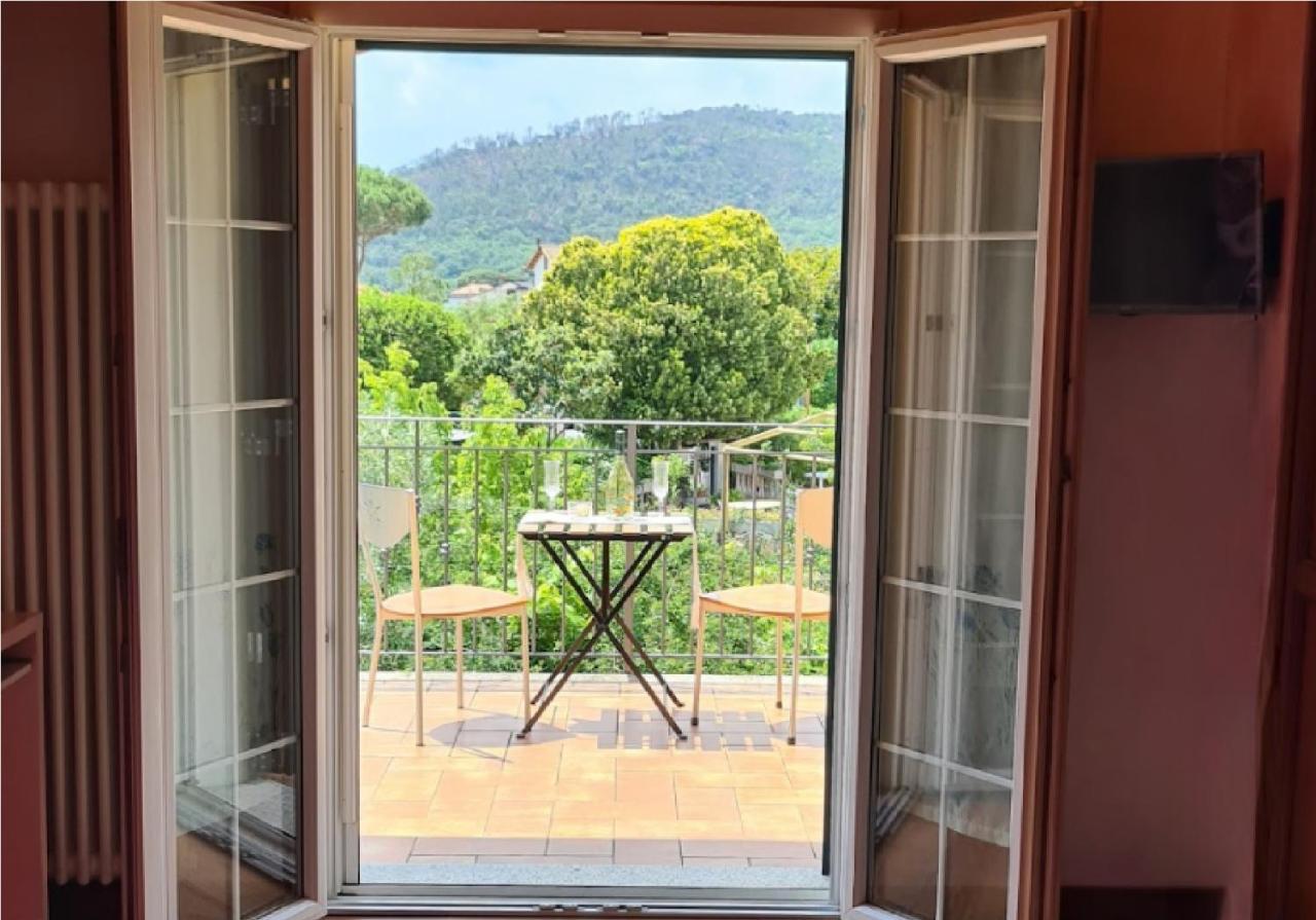 La Terrazza Sui Limoni - Suite Degli Ospiti - Mare, Escursioni A Piedi O Bike, Falesie Per Arrampicate Cisano sul Neva Buitenkant foto